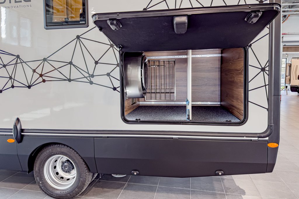 Q18 VCLASSIC Garage mit Waschmaschine,Trennwand und Hundegaragen Option