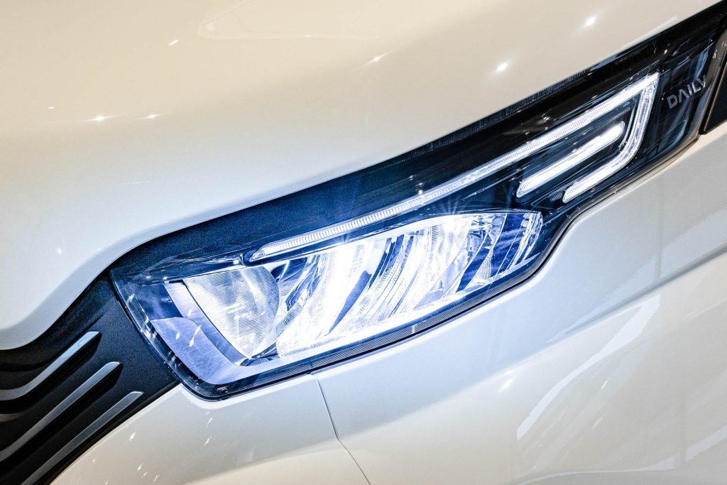 Voll-LED Abblend- und Fernlicht mit LED Tagfahrlicht