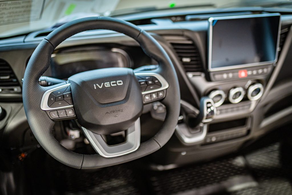 Multifunktionslenkrad mit Infotainment
